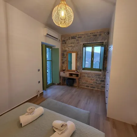 Casa Nostra Maisonette Semesterbostad Oitilon