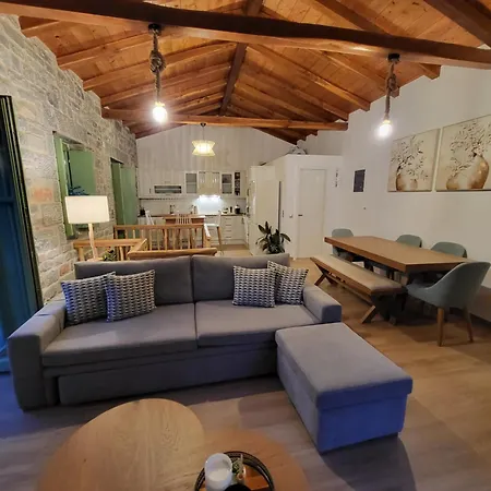 Casa Nostra Maisonette